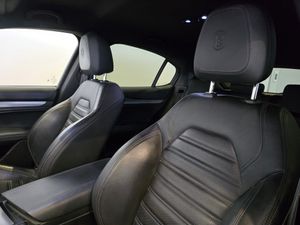 Alfa Romeo Stelvio 2.2 Diésel 154kW (210CV) Executive Q4  - Foto 14