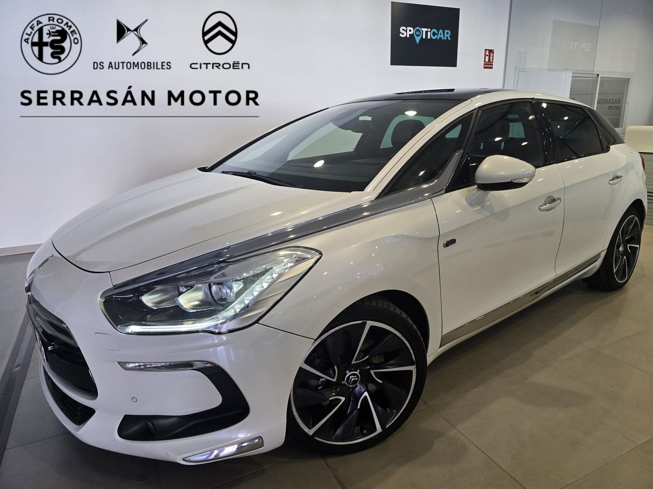Citroën DS5 Hybrid4 Airdream Sport   - Foto 1