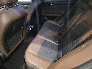 Alfa Romeo Stelvio Executive 2.2 Diesel 154 kW (210 CV) AT8 Q4 - Foto 9