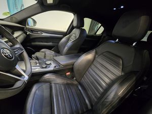 Alfa Romeo Stelvio Executive 2.2 Diesel 154 kW (210 CV) AT8 Q4 - Foto 11