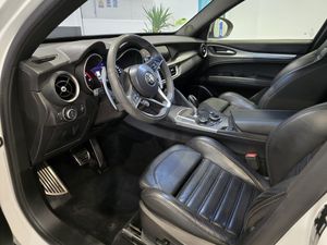 Alfa Romeo Stelvio Executive 2.2 Diesel 154 kW (210 CV) AT8 Q4 - Foto 6