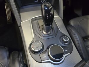 Alfa Romeo Stelvio Executive 2.2 Diesel 154 kW (210 CV) AT8 Q4 - Foto 10