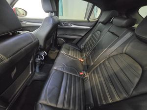 Alfa Romeo Stelvio Executive 2.2 Diesel 154 kW (210 CV) AT8 Q4 - Foto 10