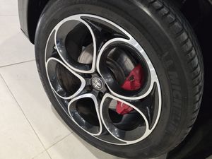 Alfa Romeo Stelvio 2.2 Diesel 154 kW (210 CV) Veloce Q4 - Foto 20
