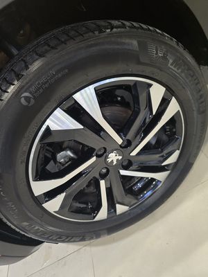 Peugeot 2008 GT PureTech 130 - Foto 14