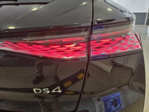 DS DS 4 Performance Line + PureTech 130 EAT8 - Foto 16