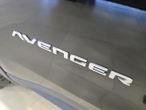 Jeep Avenger 1.2 Turbo 100 CV Altitude - Foto 14