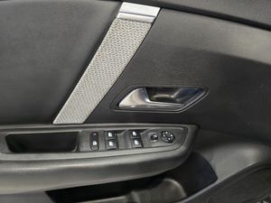 Citroën C4 BlueHDi 130 EAT8 Feel Pack - Foto 18