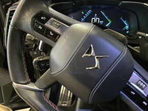 DS DS 7 Crossback E-TENSE 300 4x4 Performance Line + - Foto 10