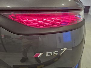 DS DS 7 Crossback E-TENSE 300 4x4 Performance Line + - Foto 17