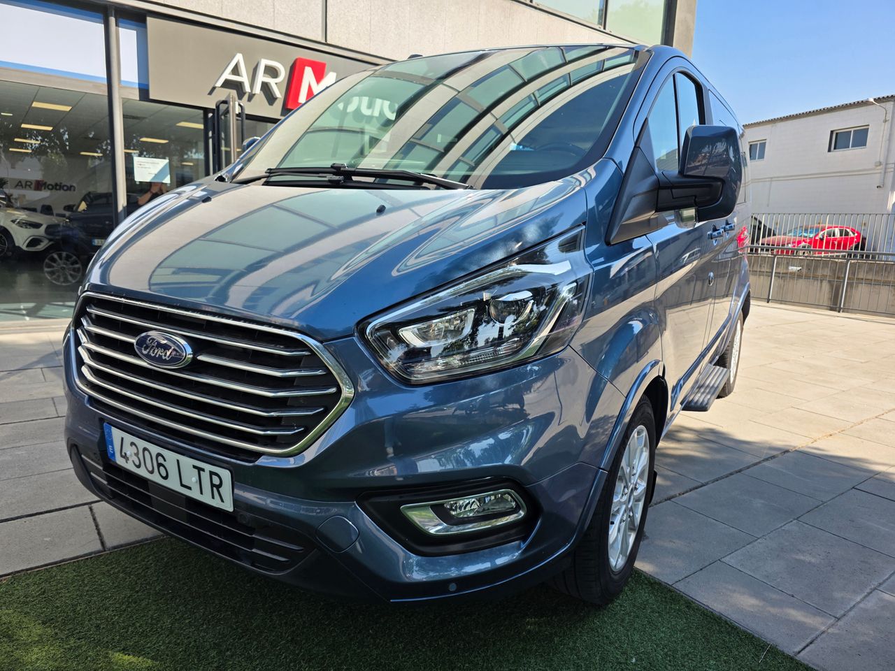 Ford Tourneo Custom 2.0ECOBLUE 185CV L1 TITANIUM   - Foto 1