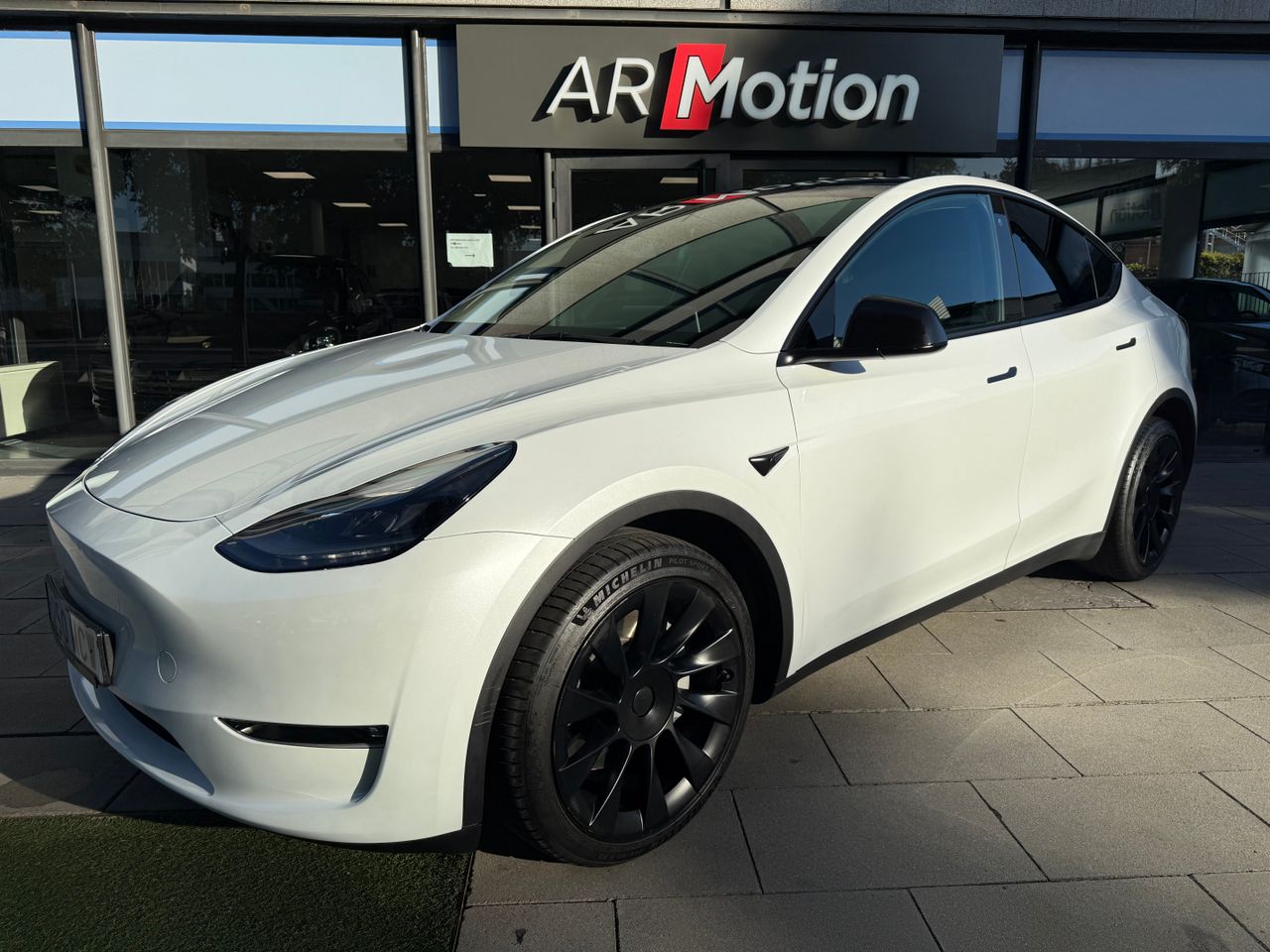 Tesla Model Y Gran Autonomía AWD Techo panorámico  - Foto 1