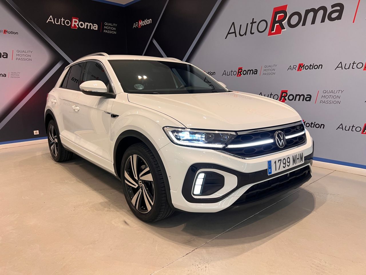 Volkswagen T-Roc R-LINE TSI 150cv + PACK HOLA VISION, 2023  - Foto 1