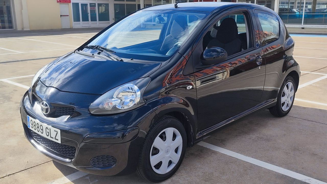 Toyota Aygo 1.0   - Foto 1