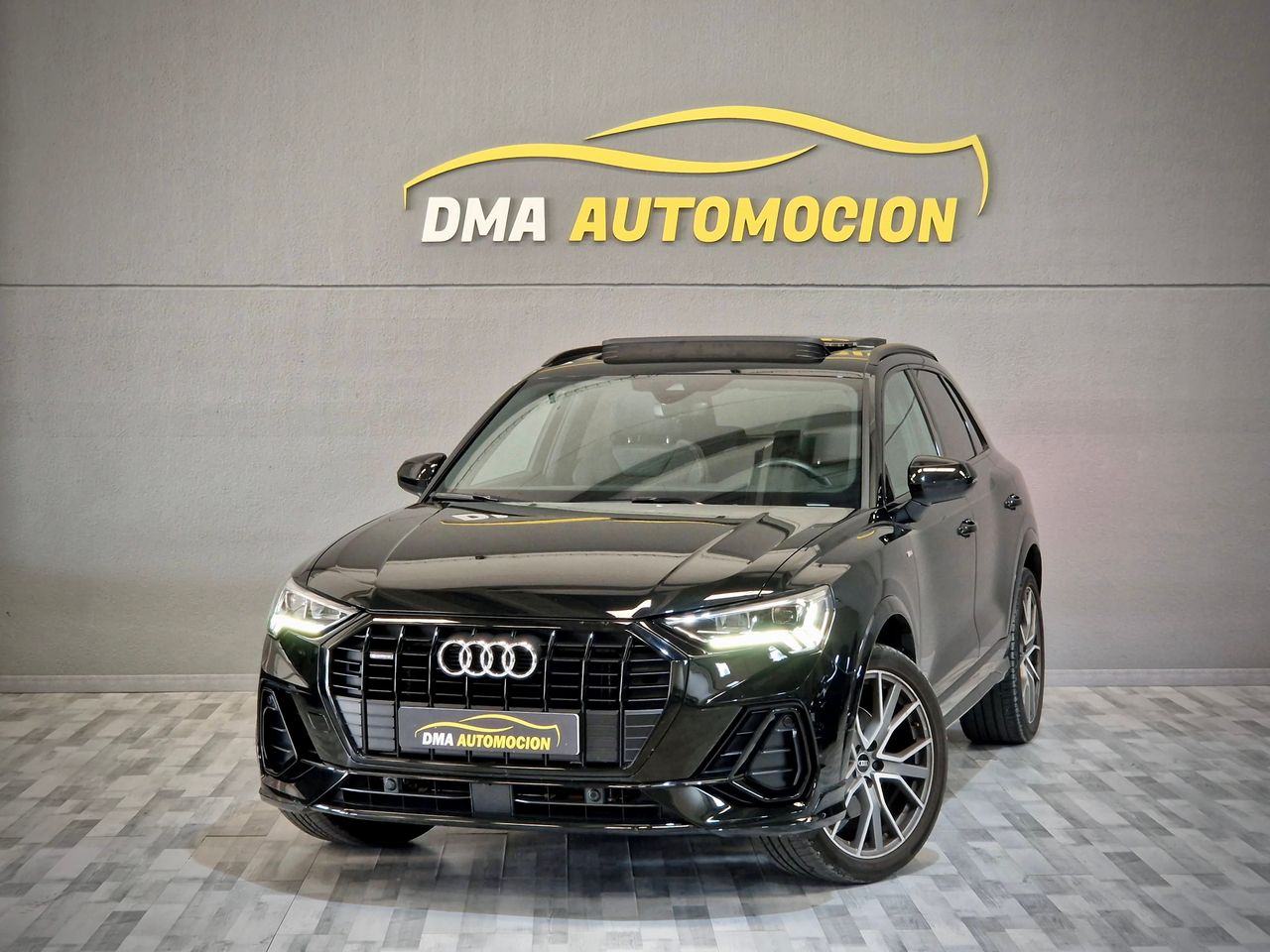 Audi Q3 Black line   - Foto 1