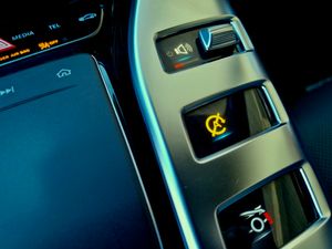 Mercedes AMG-GT  43 4MATIC  - Foto 25