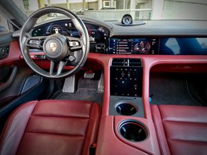 Porsche Taycan TURBO - Foto 21