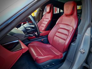 Porsche Taycan TURBO - Foto 3