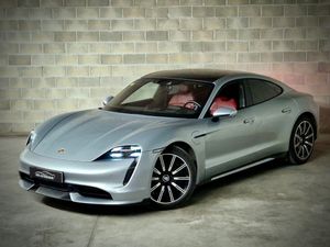 Porsche Taycan TURBO - Foto 3
