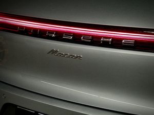 Porsche Macan . - Foto 11