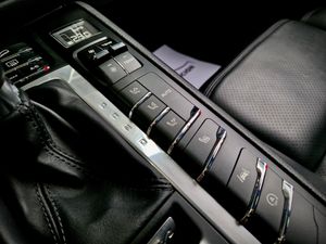 Porsche Macan . - Foto 29