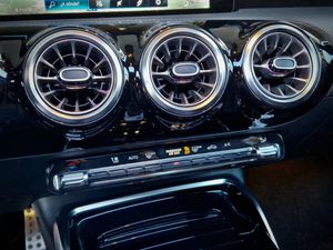 Mercedes CLA 45 AMG 4MATIC - Foto 19