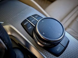 BMW Serie 5 540i XDrive - Foto 23