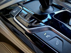 BMW Serie 5 540i XDrive - Foto 21