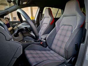 Volkswagen Golf GTI. - Foto 3