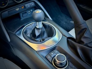 Mazda MX-5  SKYACTIV KIZUNA - Foto 31