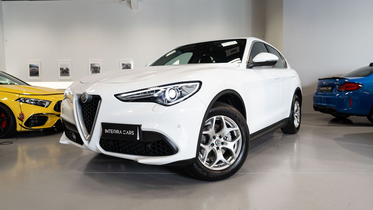 Alfa Romeo Stelvio ALFA ROMEO Stelvio 2.0 Gasolina 206kW 280CV Executive AWD 5p.   - Foto 1