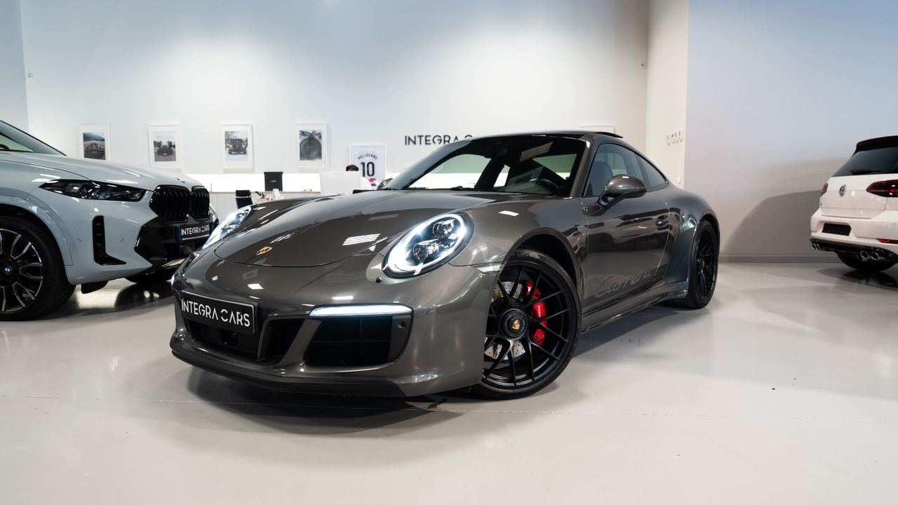 Porsche 911 CARRERA 4 GTS   - Foto 1