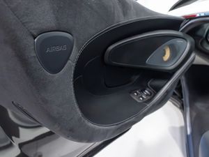 MCLaren 570S Spider  - Foto 39