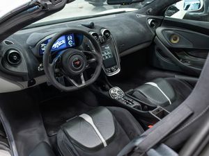 MCLaren 570S Spider  - Foto 32