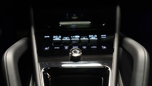 Porsche Cayenne S Coupe E-hybrid - Foto 23