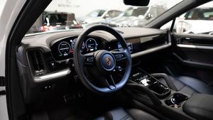 Porsche Cayenne S Coupe E-hybrid - Foto 15