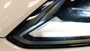 Porsche Cayenne S Coupe E-hybrid - Foto 48