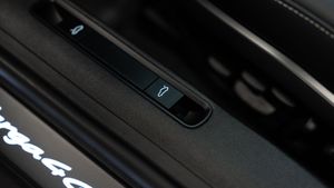 Porsche 911 Targa 4 GTS PDK - Foto 32