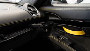 Porsche 718 CAYMAN GT4 - Foto 46