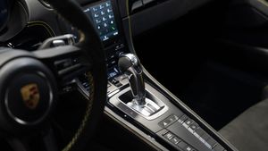 Porsche 718 CAYMAN GT4 - Foto 33