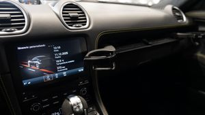 Porsche 718 CAYMAN GT4 - Foto 34