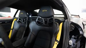 Porsche 718 CAYMAN GT4 - Foto 15