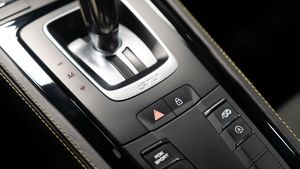 Porsche 718 CAYMAN GT4 - Foto 22