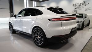 Porsche Cayenne S COUPE E-HYBRID - Foto 6