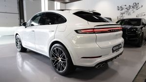 Porsche Cayenne S COUPE E-HYBRID - Foto 4