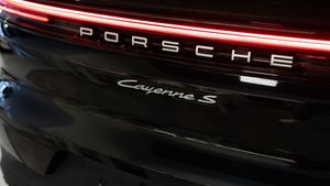 Porsche Cayenne S Coupe E-hybrid - Foto 34