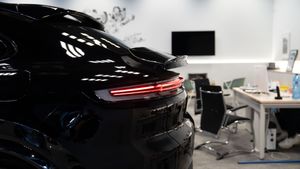 Porsche Cayenne S Coupe E-hybrid - Foto 33