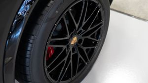 Porsche Cayenne S Coupe E-hybrid - Foto 39