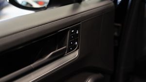 Porsche Cayenne S Coupe E-hybrid - Foto 27