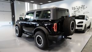 Ford Bronco FORD Bronco Outer Banks 2.7 EcoBoost V6 4x4 In - Foto 6